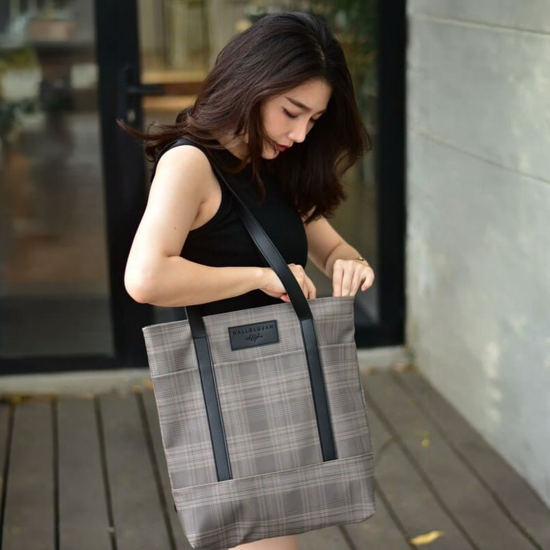 Hallelujah Scotty Beige Tote Bag
